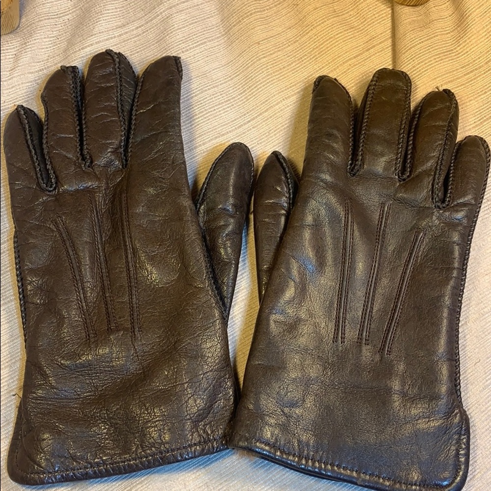 Leather gloves w/fur lining preloved